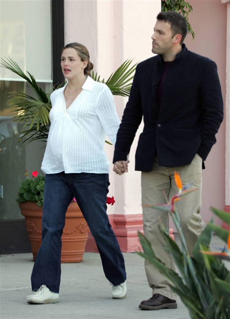 Eski kocasının yeni evliliği bile ondan soruluyor: Genç kalmanın sırrını aynaya bakmayarak çözdü