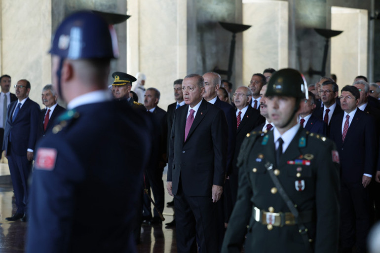 30 Ağustos Zaferinin 101. yılı... Cumhurbaşkanı Erdoğandan Anıtkabire ziyaret: Türkiye Yüzyılı vizyonumuzu hayata geçiriyoruz