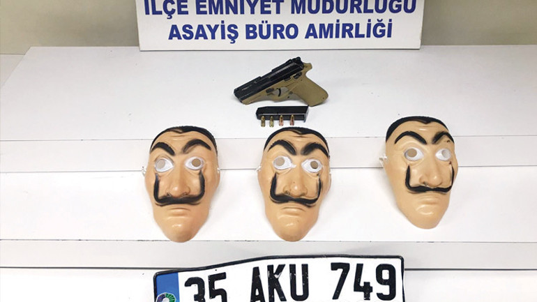 ‘Sürreal’ soygun Salvador Dali maskesi takıp kuyumcu bastılar