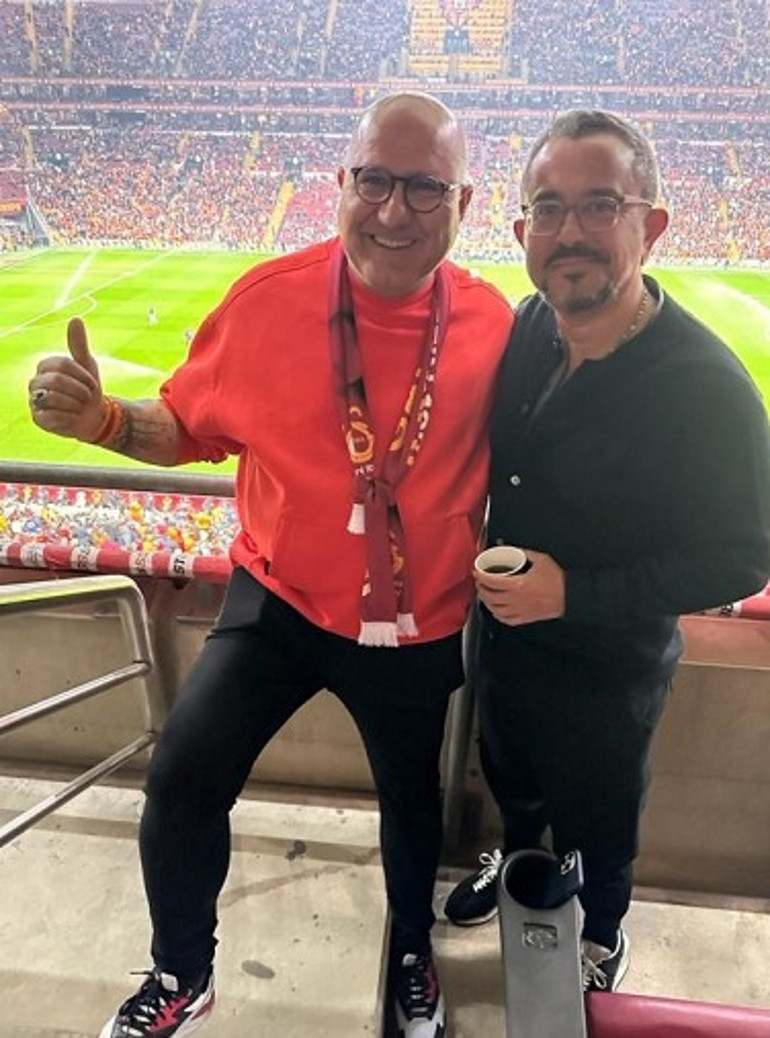 Adnan Kaya ve Mete Tamer Omur ile Şezlong Sohbetleri 21’inci Yüzyıl’ın Robin Hood’u Kuşadası’nın gönülü elçisi oldu