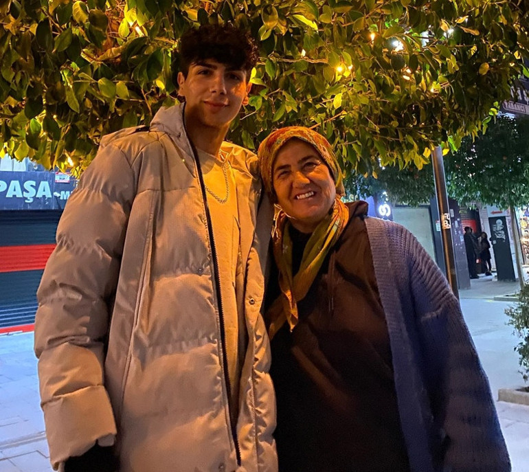 Meryem Duymazdan yürek yakan paylaşım: Annen sana doyamadı