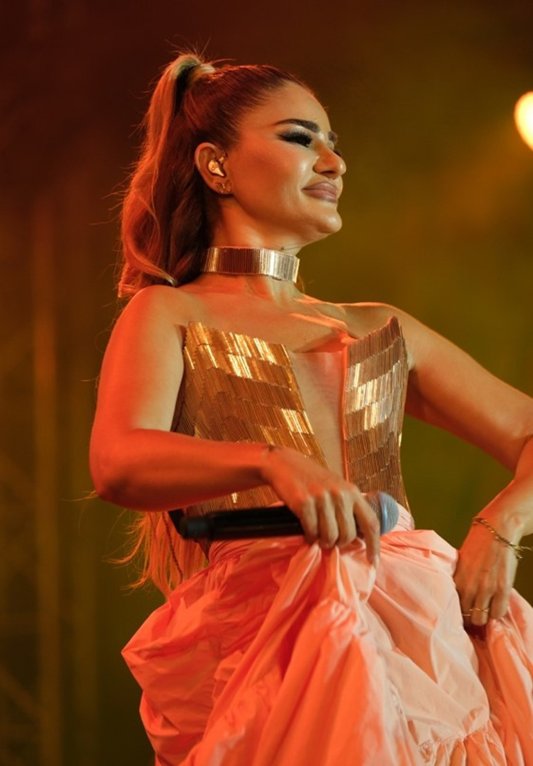 Derya Bedavacıdan Boğazın kıyısında efkar dolu gece