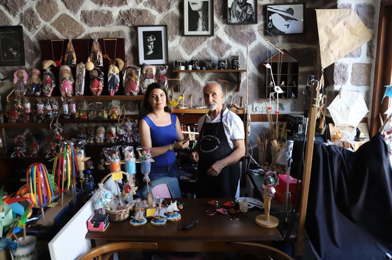 Tahta at tablete direniyor