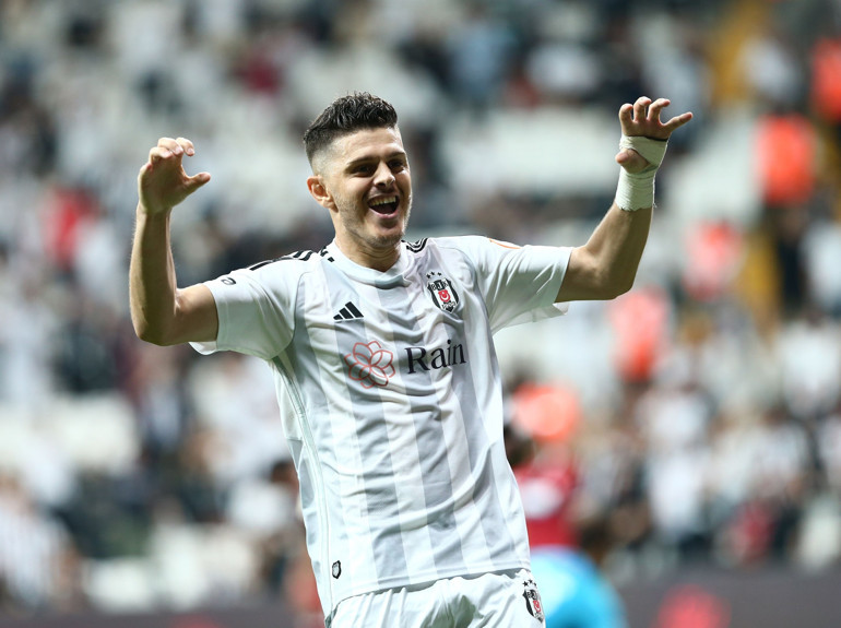 Beşiktaş - Sivasspor maçında Omar Colley gollerine devam etti, Rashica siftah yaptı