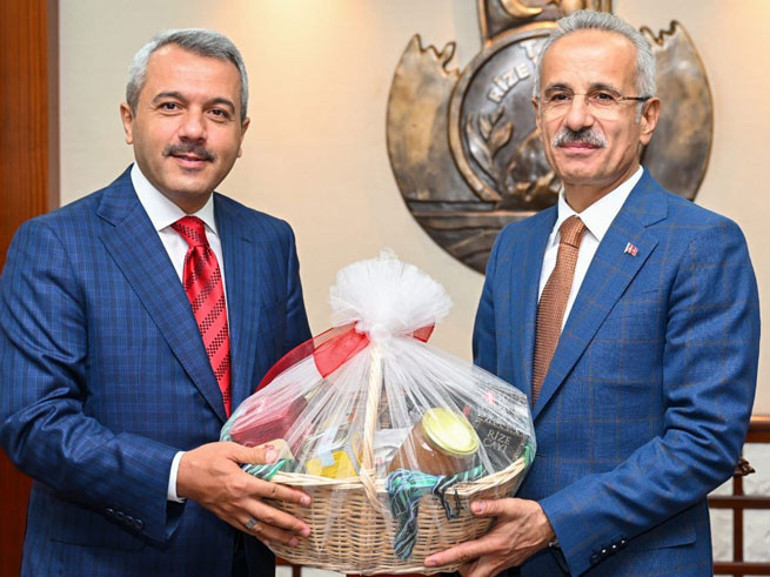 Bakan Uraloğlu: Rizeden İzmire uçuşlar 18 Eylülde başlayacak