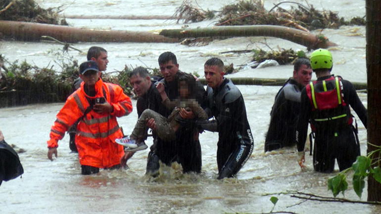 Kırklarelinde sel felaketinden inanılmaz görüntüler İki kişi hayatını kaybetti