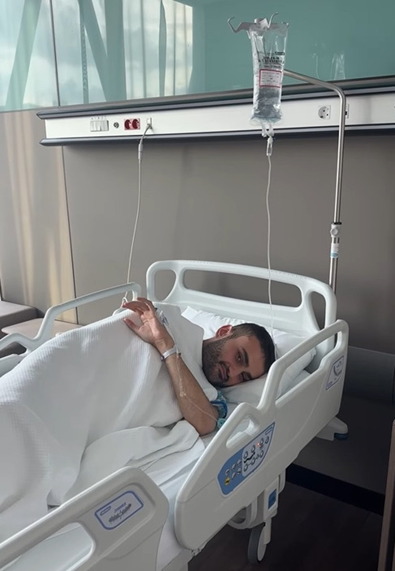 CZN Burak hastanelik oldu