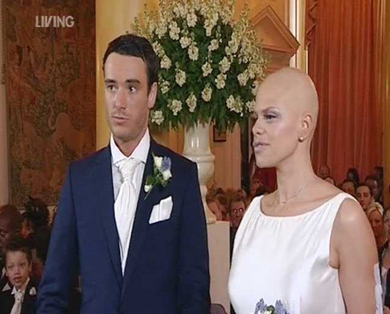 Bu ne zalim bir dünya TV yıldızı anneleri genç yaşta ölünce iki küçük çocuğunu yalnız başına büyüttü: Ve o gece mutluluktan ağladı