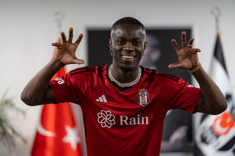 Beşiktaşın yeni transferi Eric Bailly’nin film gibi hayat hikayesi Sokakta 2. el telefon da sattı, sigara da...