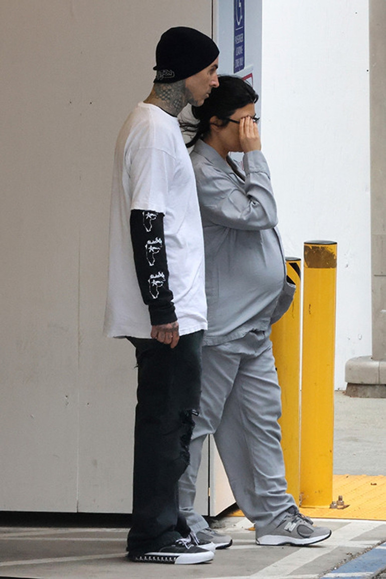 Ünlü yıldızın ömründen ömür gitti: Karnındaki bebeği ameliyat etmişler