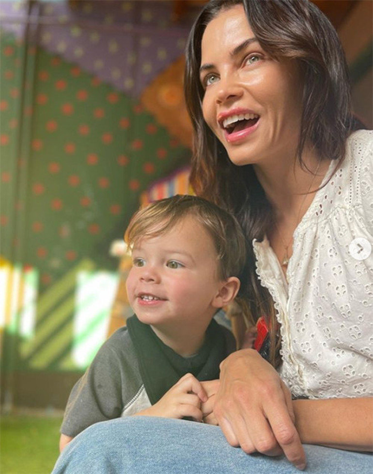 Tam boşanma davası açmıştı ki hamile kaldığını öğrendi... Mecburen kocasına geri döndü