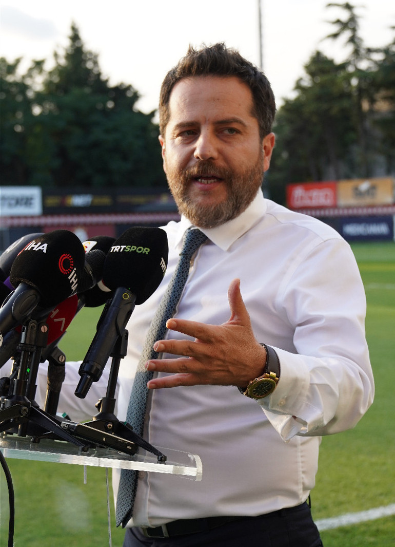 Galatasarayın transferlerinde neler yaşandı Erden Timur tek tek açıkladı: Ndombele, Sanchez, Vecino ve Amrabat...