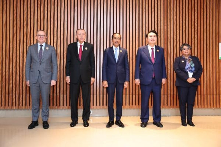 G20 Liderler Zirvesi başladı... Cumhurbaşkanı Erdoğandan peş peşe kritik görüşmeler...