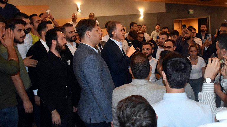 AK Partili Çelik İzmirdeki Gençlik Buluşmasında konuştu: AK Partinin en genci Recep Tayyip Erdoğandır