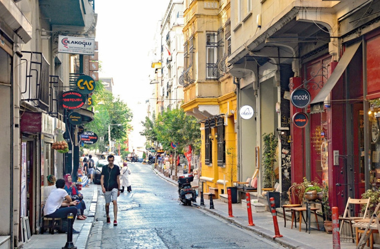 ‘Kötü ev sahibi’ ev aldırdı