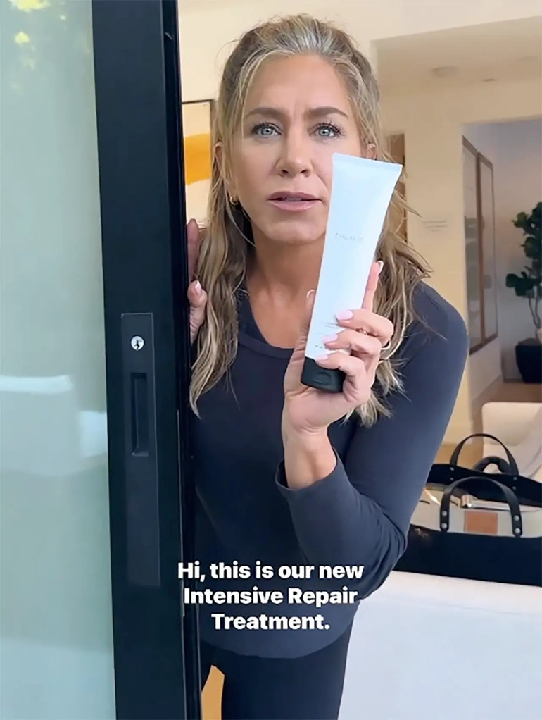 Ünlü oyuncunun güzellik sırrı ortaya çıktı: Bu yaşta formda kalmak kolay mı sandınız