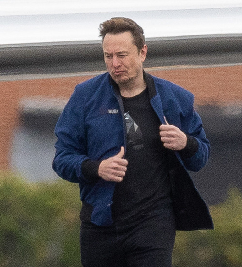 Elon Musk bunu da yapmış: Sevgilisi doğum yaparken fotoğraflarını çekip babasına, erkek kardeşlerine ve arkadaşlarına göndermiş