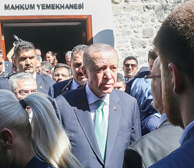Erdoğan’dan partilere yeni anayasa çağrısı: Tartışalım bu süreçten kaçmayalım