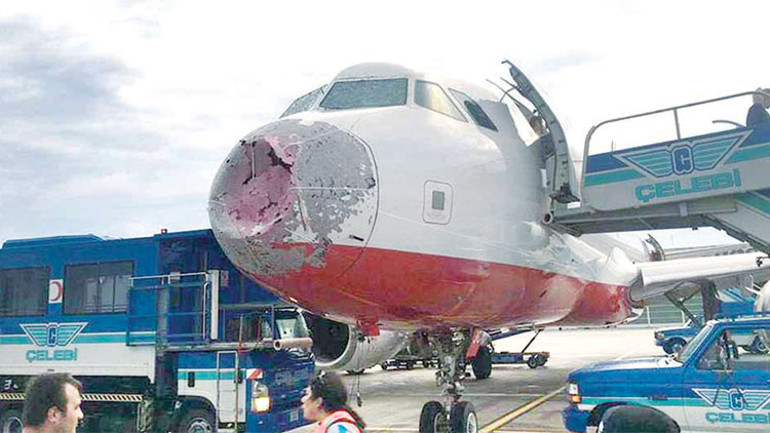 Uçağınıza yıldırım çarparsa korkmayın