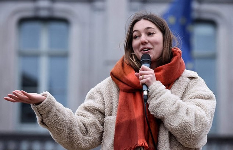 İhanetin acısı yüzünden okunuyor… 11 yıllık yuvası yasak aşk yüzünden dağıldı