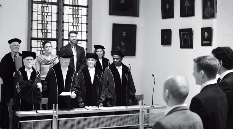 Adnan Kaya ve Mete Tamer Omur ile Şezlong Sohbetleri 15 dil bilen Niko yaşamak için Kuşadası’nı seçti