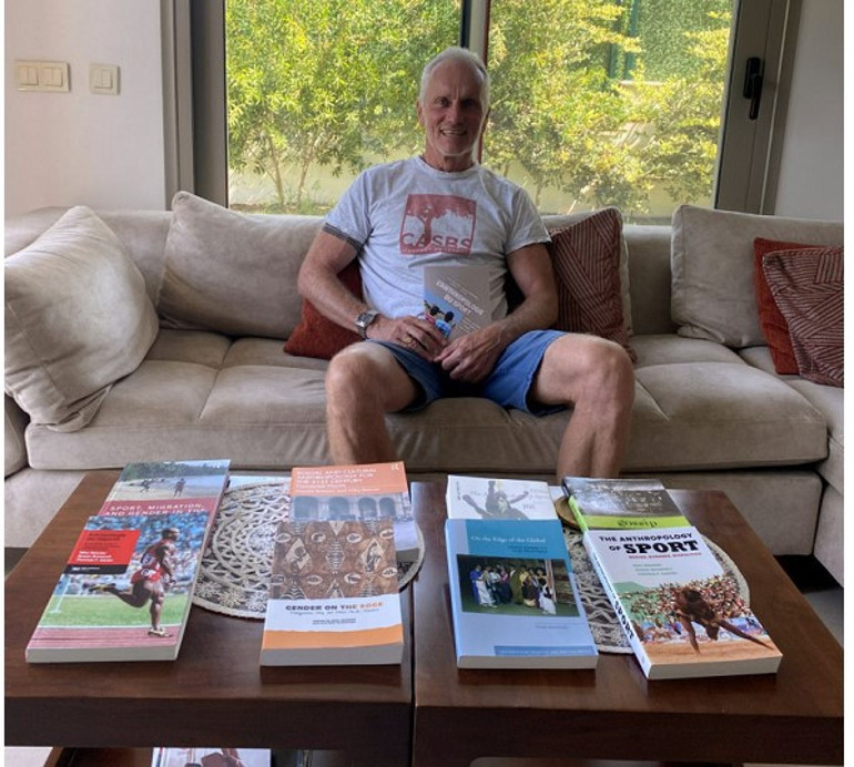 Adnan Kaya ve Mete Tamer Omur ile Şezlong Sohbetleri 15 dil bilen Niko yaşamak için Kuşadası’nı seçti