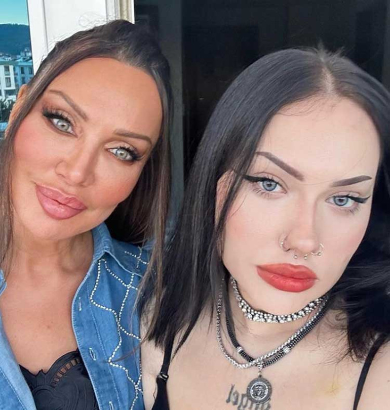 Ünlü oyuncudan  17 günlük oğlu ile ilk poz