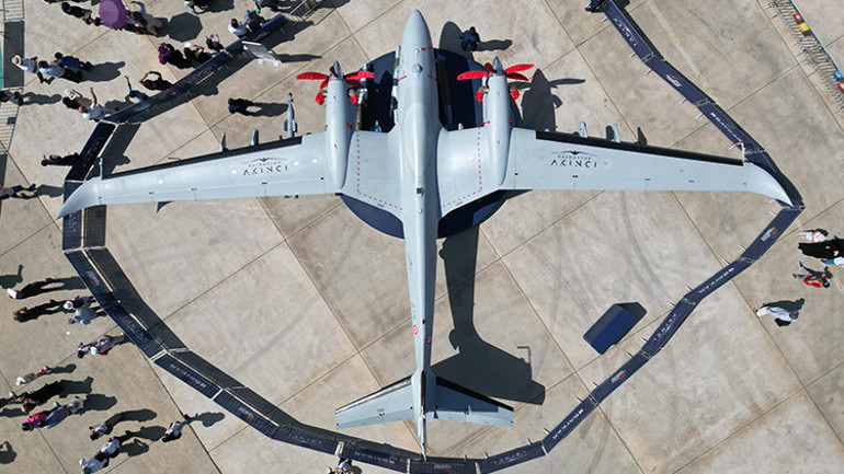 Bayraktar Akıncı 30 bin uçuş saatini tamamladı