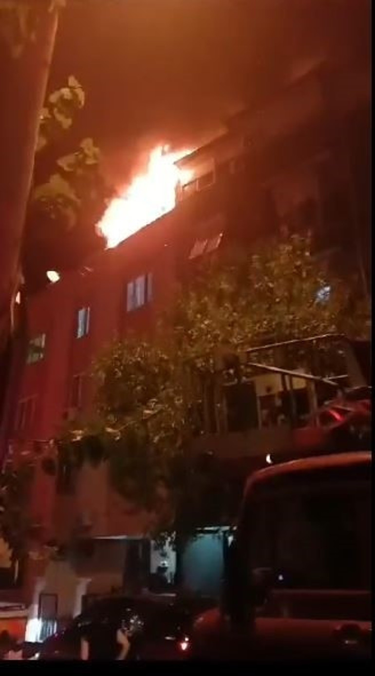 Antalya’da korkutan çatı yangını