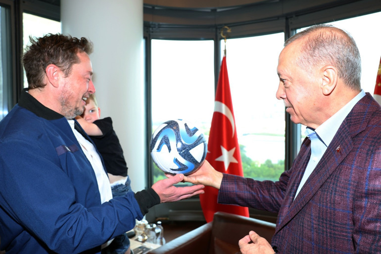 Elon Muska Tesla ve Starlink teklifi... Cumhurbaşkanı Erdoğanın hamleleri dünyada manşet