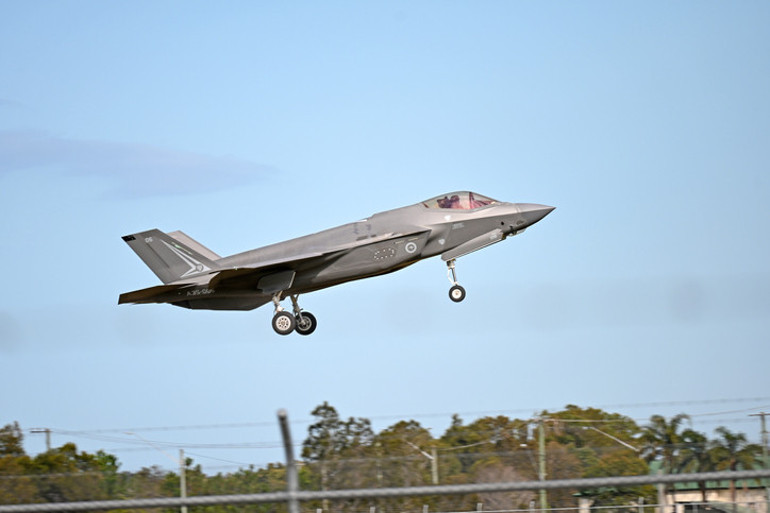 Pilot atlayıp kurtuldu, uçak nerede bilinmiyor...ABD kayıp F-35inin peşinde