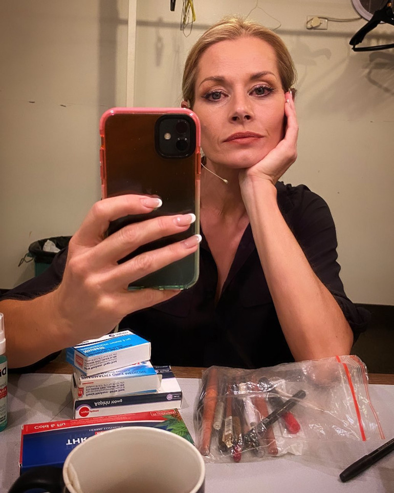 Ünlü yıldız çocukken onu taciz eden “canavarı” yakalattı: Artık güneş ışığında dans et ufaklık, güvendesin