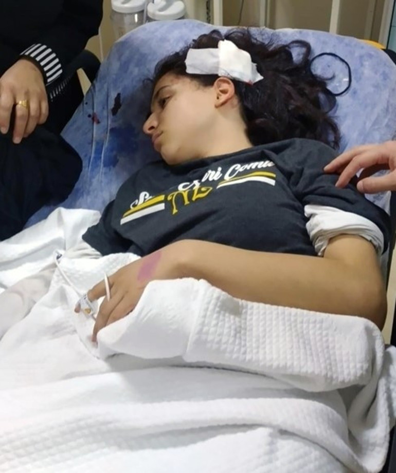 Kapısı açık dolmuştan düştü, kâbusu yaşadı Annesinden klimadan tasarruf iddiası