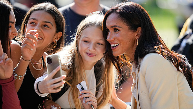 Harry ve Meghan evsiz kaldı, yeni kriz baş gösterdi: Ya saraya geri dönerlerse