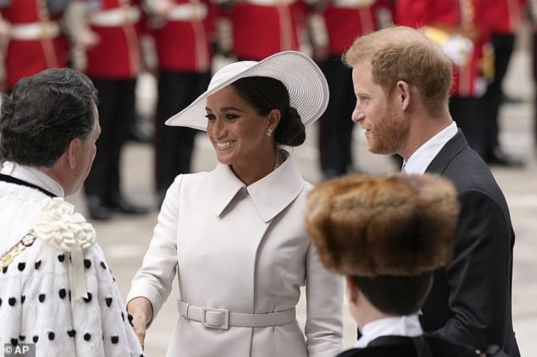 Harry ve Meghan evsiz kaldı, yeni kriz baş gösterdi: Ya saraya geri dönerlerse