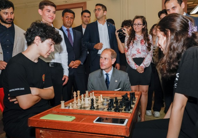 Edinburgh Dükü, Kabataş Erkek Lisesi’ni ziyaret etti