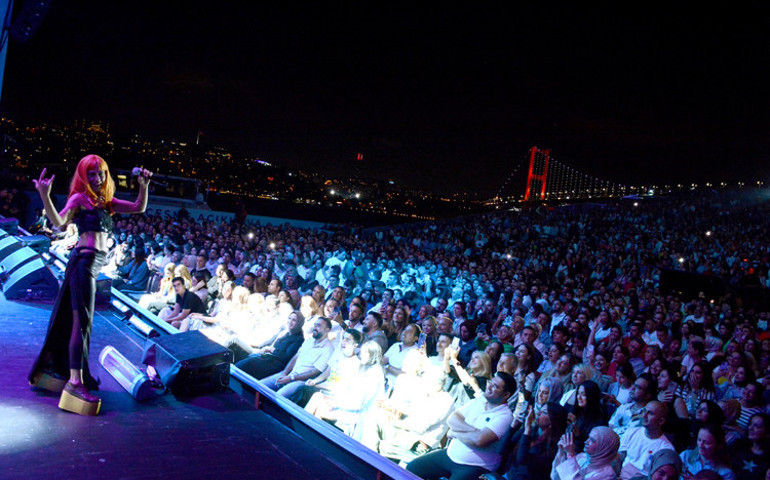 Boğazda Yıldız lı gece