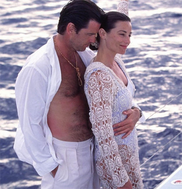 Emektar oyuncunun karısına aşkı hiç azalmıyor:  Kahverengi gözlü güzelimin her yaşına bir kırmızı gül