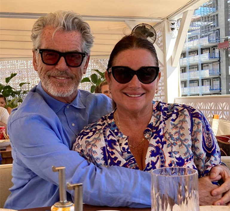 Emektar oyuncunun karısına aşkı hiç azalmıyor:  Kahverengi gözlü güzelimin her yaşına bir kırmızı gül