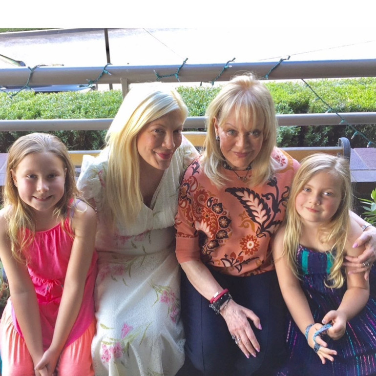 Annesi milyonluk mirastan mahrum etmişti... Evsiz kalan ünlü yıldızı yerden yere vurdular: Paran yoksa nasıl estetik yaptırdın