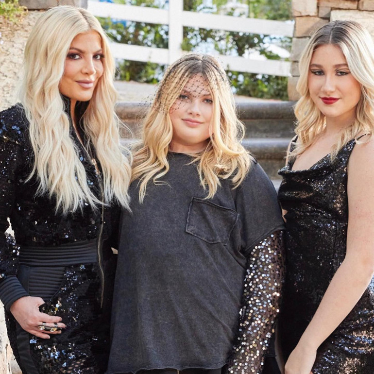 Annesi milyonluk mirastan mahrum etmişti... Evsiz kalan ünlü yıldızı yerden yere vurdular: Paran yoksa nasıl estetik yaptırdın