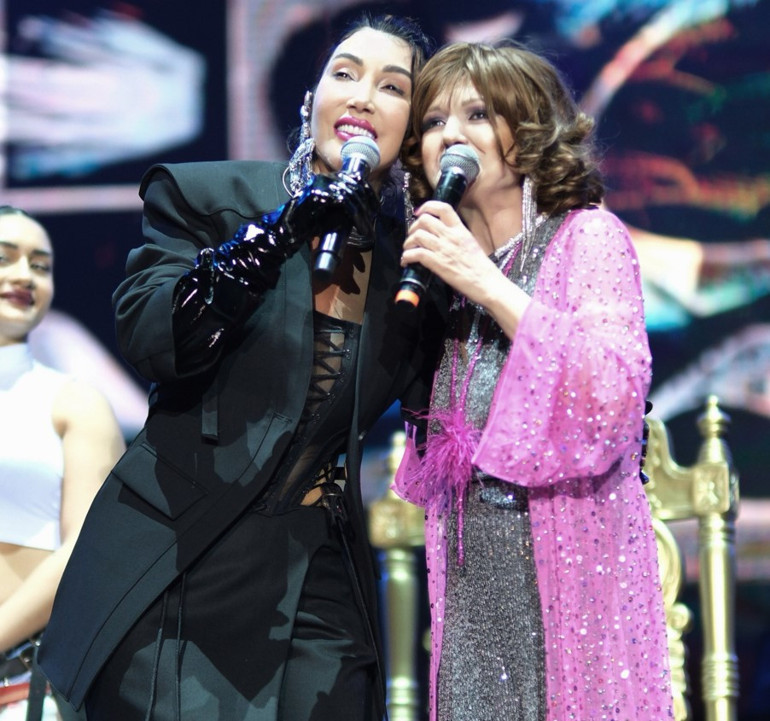 Kuruçeşme Açıkhava sahnesi Hande Yener ile parladı