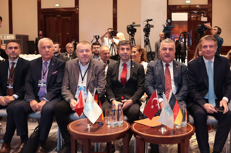 Türk iş insanı da ‘Yarın Almanya’da görüşürüz’ demek istiyor