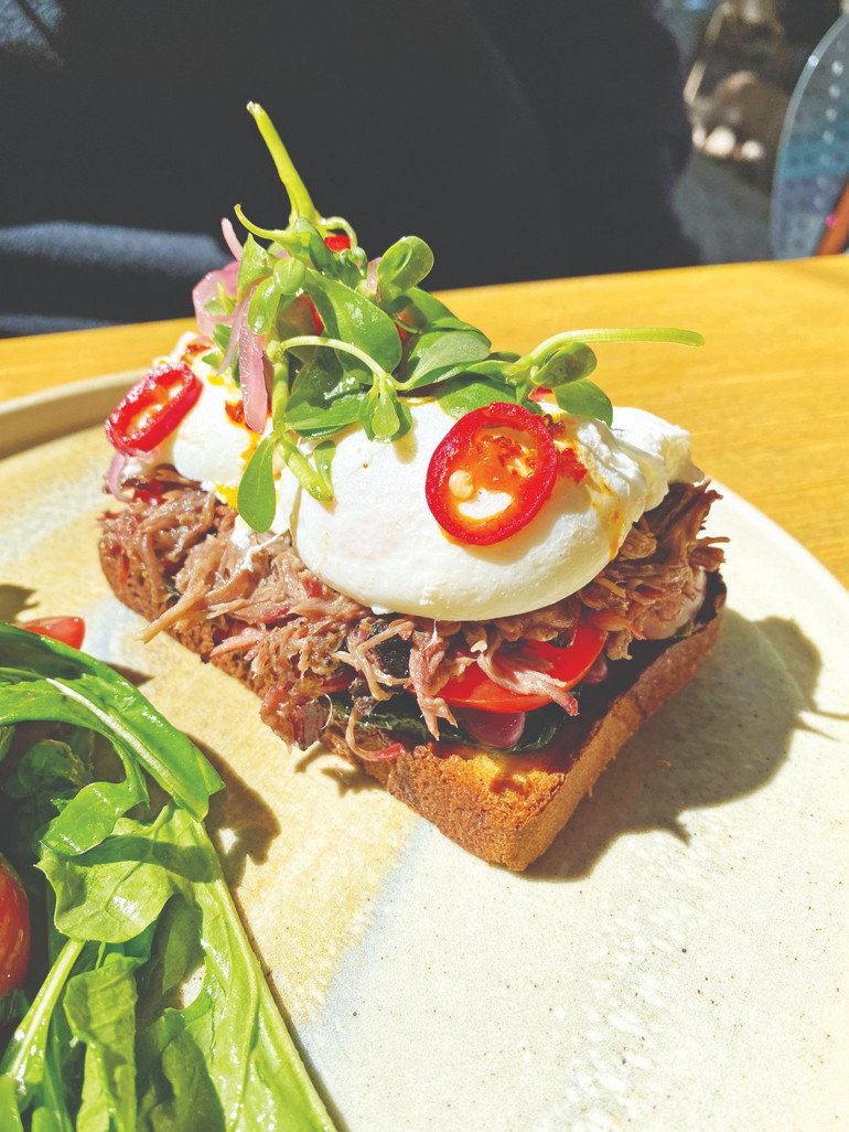 Kaş’ın zorlu virajlarından aşkla hazırlanan sofralarına...