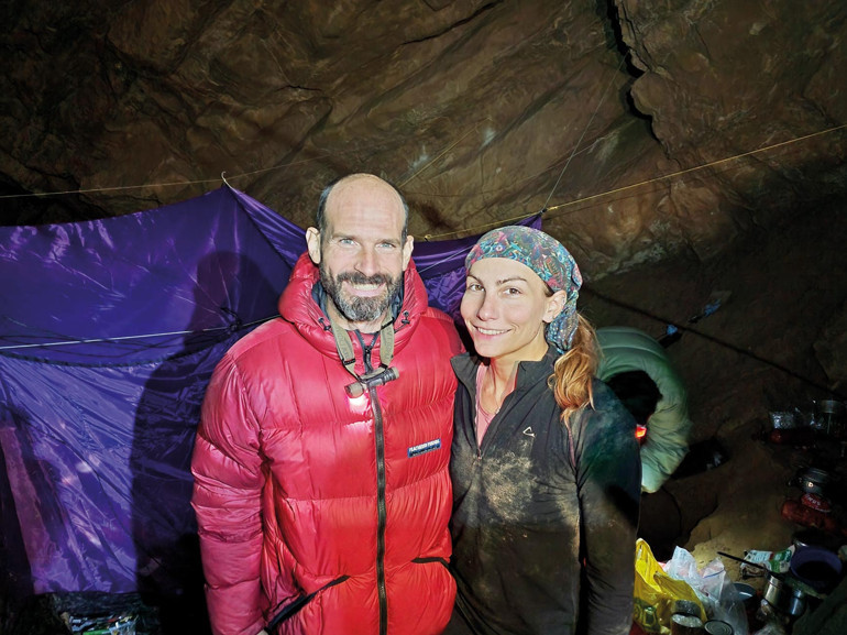 Mağarada mide kanaması geçirip mahsur kalan Mark Dickey o günleri anlattı: ‘Morca simsiyah, soğuk ve nemli, onu oluşturan kayalar kadar merhametsiz’