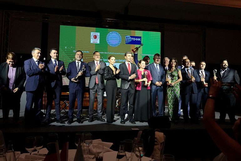 ‘Altın Değerler Ödülleri’ sahiplerini buldu