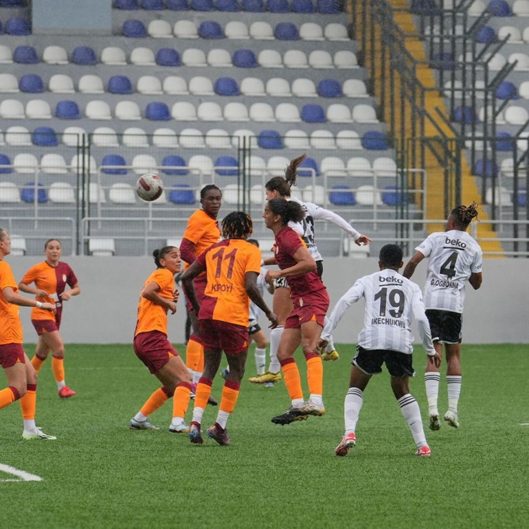 Kadın Futbol Süper Ligi: Beşiktaş, derbide Galatasarayı 2-0 yendi
