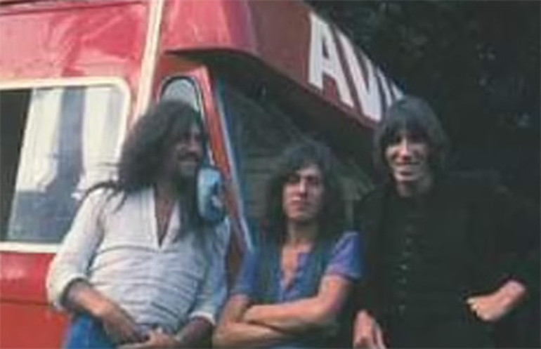 Ünlü oyuncunun büyük acısı: Babamla bir fotoğrafım bile yok Birkaç puslu hatıra... Hepsi o kadar