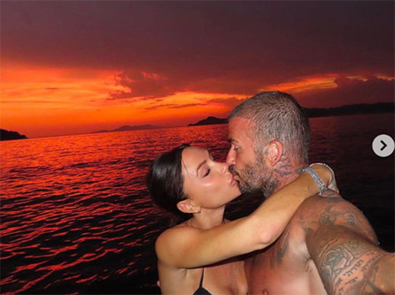 Öyle vurulmuştu ki... Müptelası olmuştu... Sadece 20 dakika görmek için 4 saat araba kullanıyordu