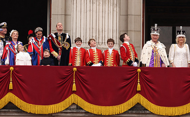 Charlotteu gelecekte ne bekliyor  Hep bir kız torunum olsun istemiştim... Ben çok yaşlanınca bana o bakacak